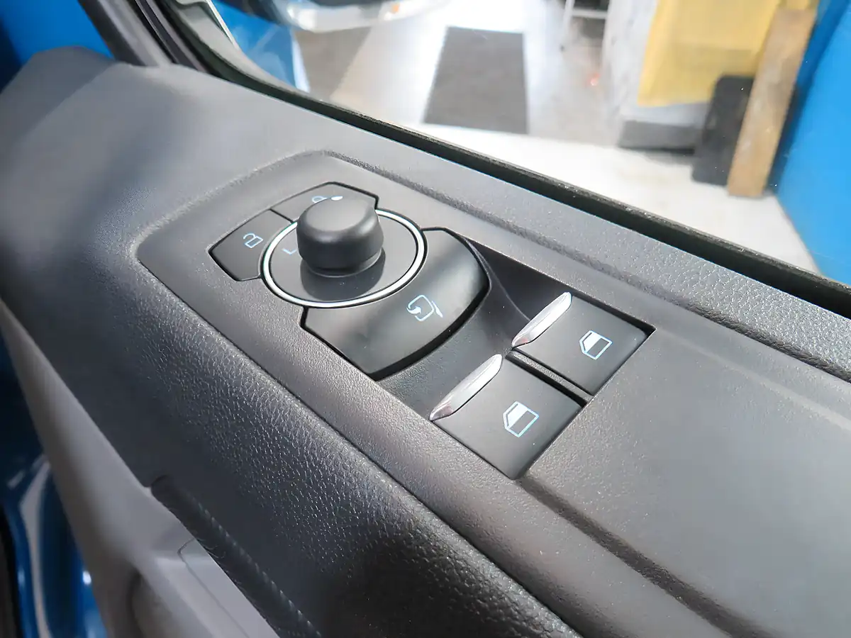 Used 2026 Ford Transit 320 Custom Ltd Blue - Interior and Exterior details 10