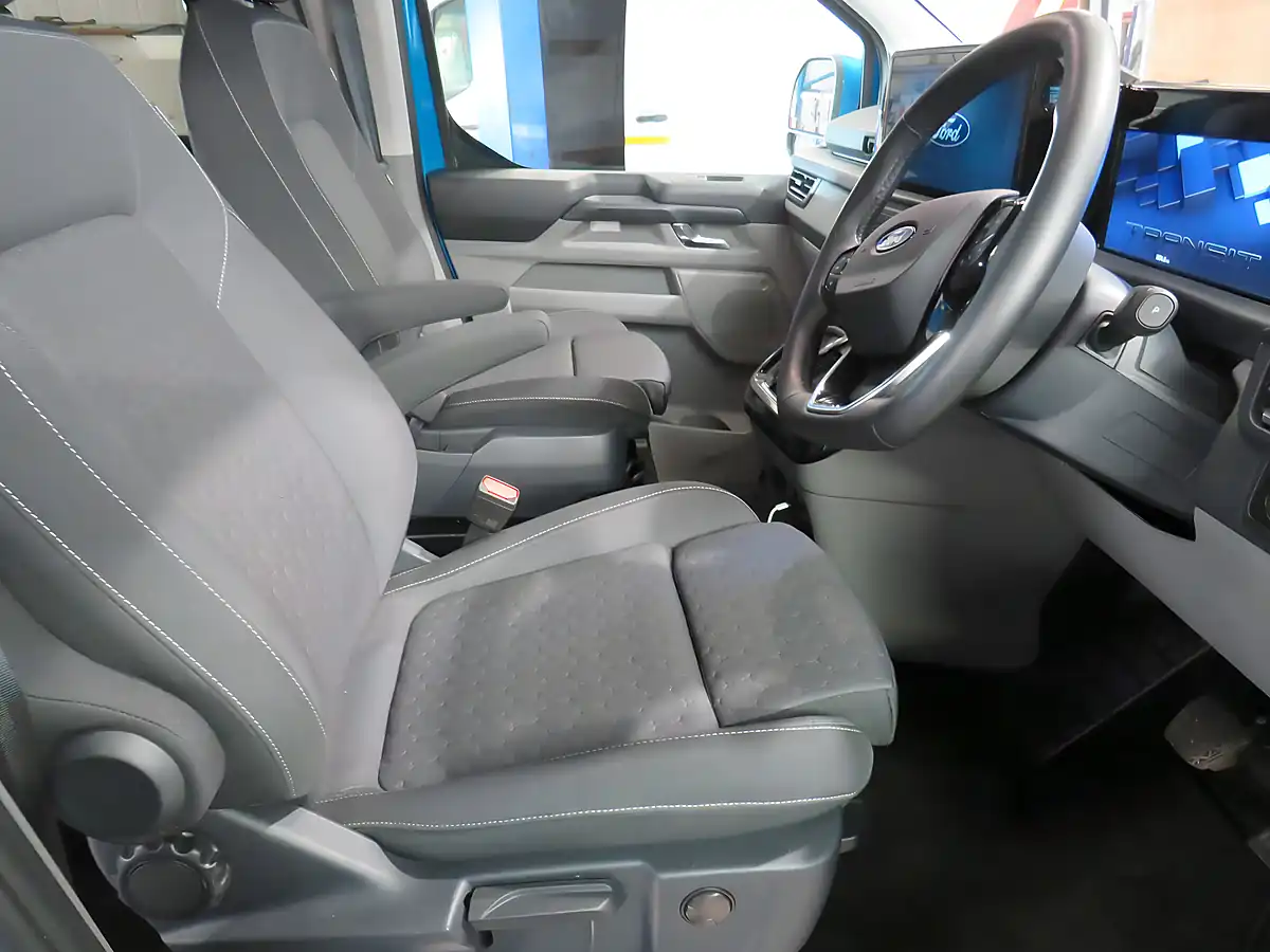 Used 2026 Ford Transit 320 Custom Ltd Blue - Interior and Exterior details 11