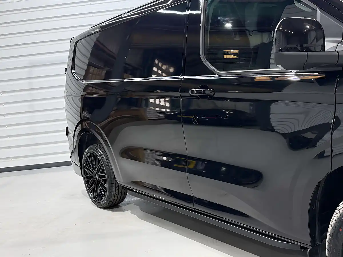 Used 2026 Ford Transit Custom 280 Limited Agate Black (metallic Colour) - Interior and Exterior details 12