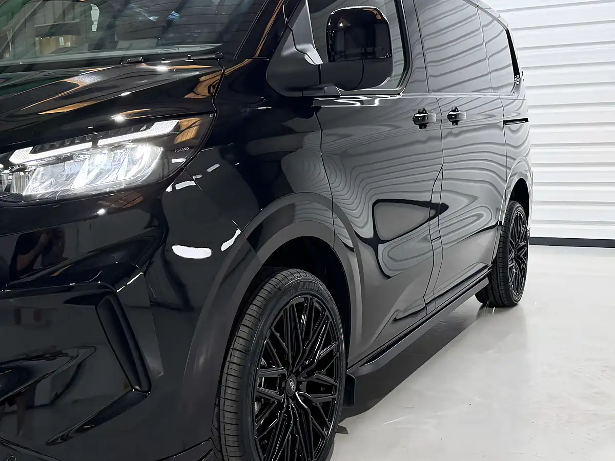 Used 2026 Ford Transit Custom 280 Limited Agate Black (metallic Colour) - Interior and Exterior details 15