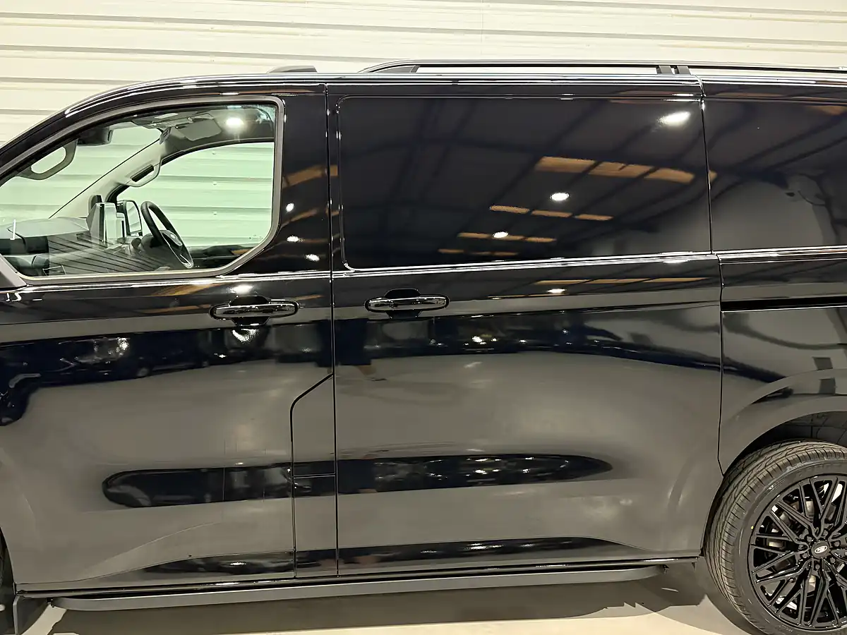 Used 2026 Ford Transit Custom 280 Limited Agate Black (metallic Colour) - Interior and Exterior details 17