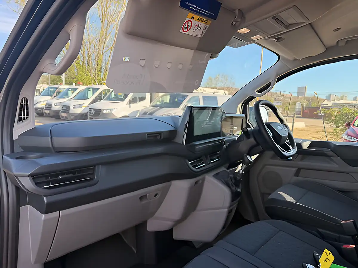 Used 2026 Ford Transit Custom 280 Limited L1 H1 Swb Blue - Interior and Exterior details 17