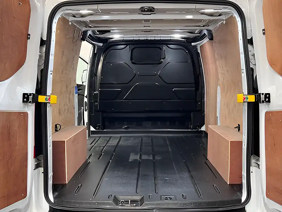 Used 2026 Ford Transit Custom 300 Limited Frozen White - Interior and Exterior details 14