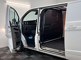 Used 2026 Ford Transit Custom 300 Limited Frozen White - Interior and Exterior details 10