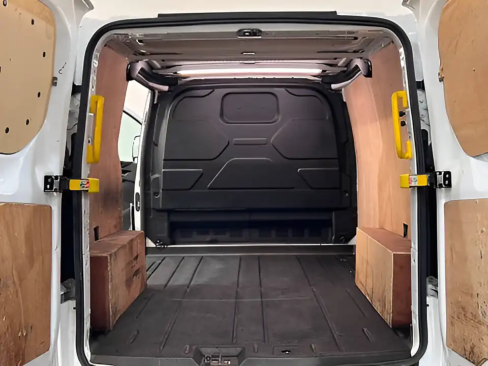 Used 2026 Ford Transit Custom 300 Limited Frozen White - Interior and Exterior details 14