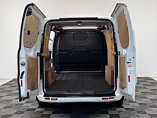 Used 2026 Ford Transit Custom 300 Limited Frozen White - Interior and Exterior details 16