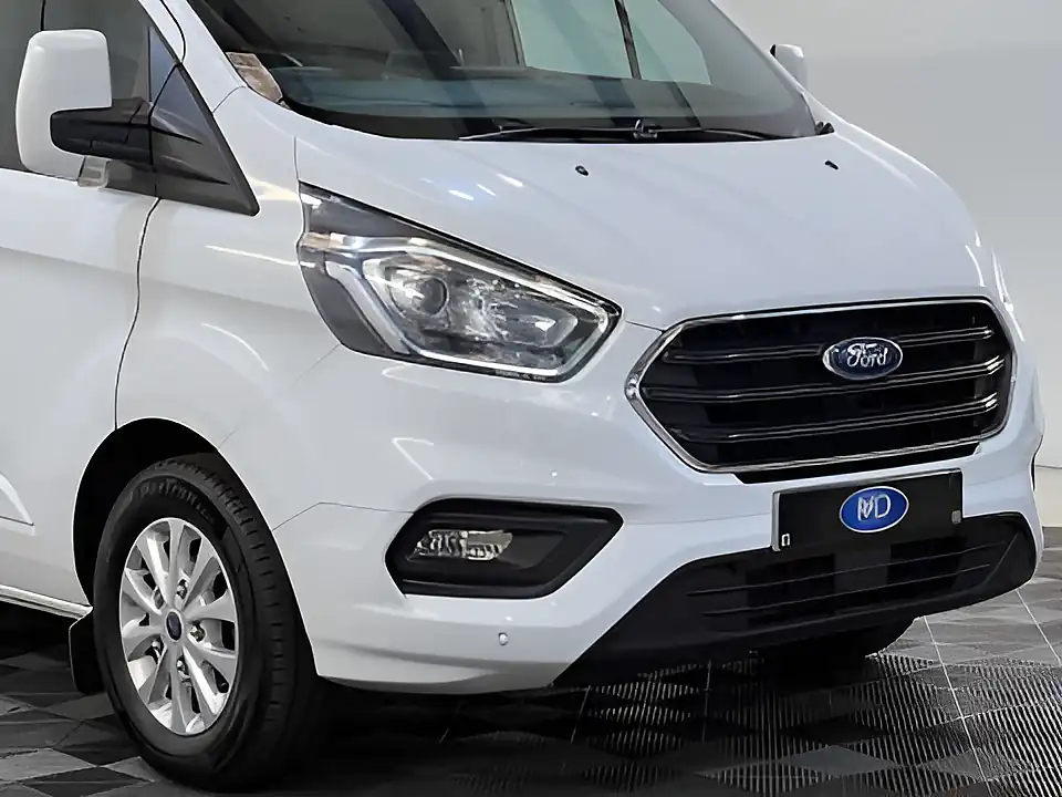 Used 2026 Ford Transit Custom 300 Limited Frozen White - Interior and Exterior details 17