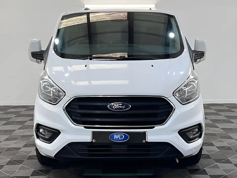 Used 2026 Ford Transit Custom 300 Limited Frozen White - Interior and Exterior details 9