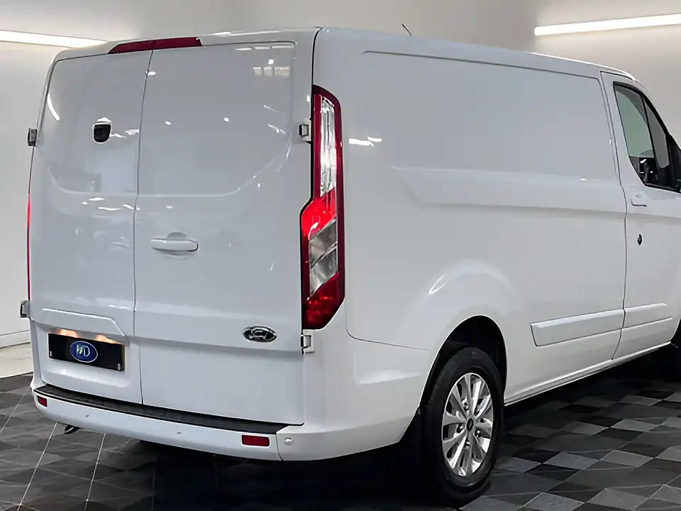 Used 2026 Ford Transit Custom 300 Limited Frozen White - Interior and Exterior details 18