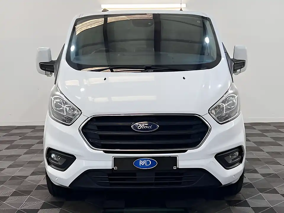 Used 2026 Ford Transit Custom 300 Limited Frozen White - Interior and Exterior details 9