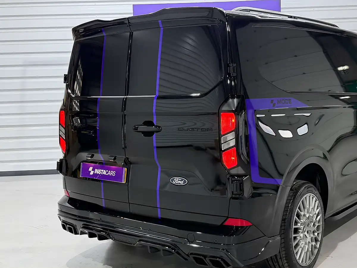 Used 2026 Ford Transit Custom Limited Agate Black - Interior and Exterior details 17