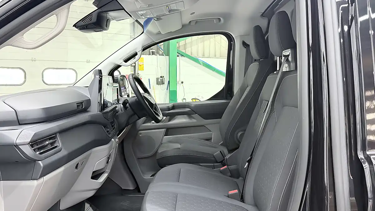 Used 2026 Ford Transit Custom Limited Black - Interior and Exterior details 19