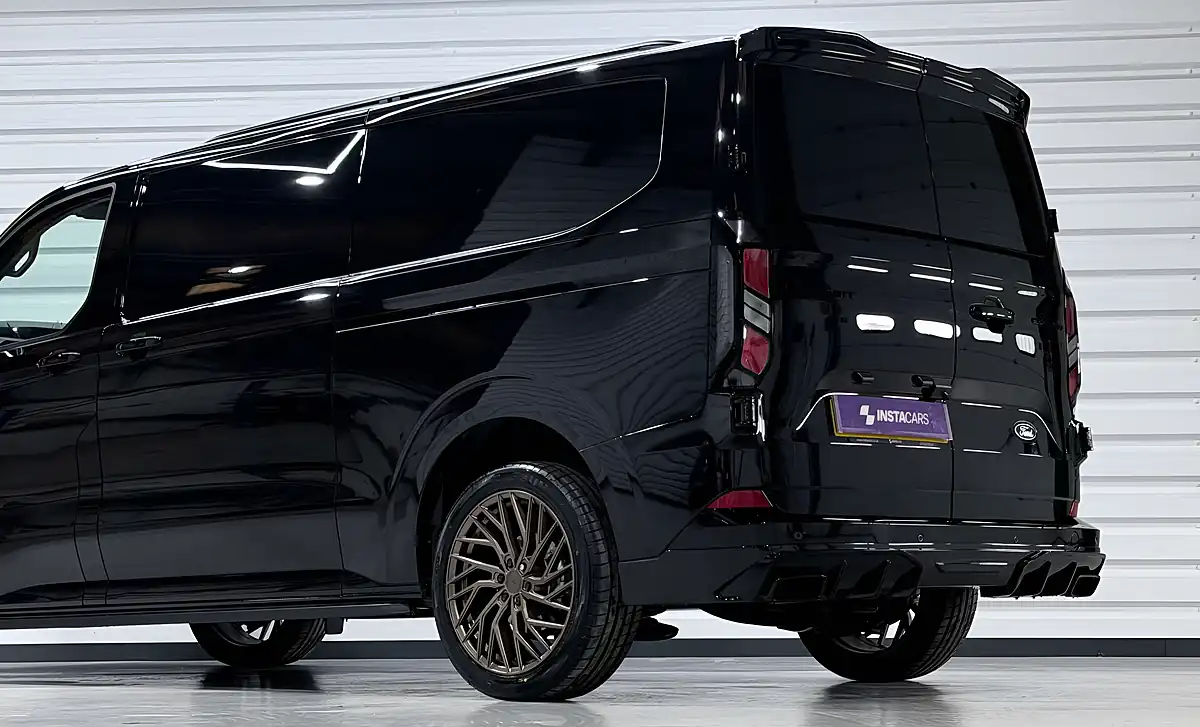 Used 2026 Ford Transit Custom Limited Black - Interior and Exterior details 9