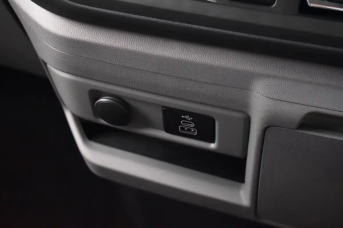 Used 2026 Ford Transit Custom Limited Crew Van Double Cab Grey Matter - Interior and Exterior details 18