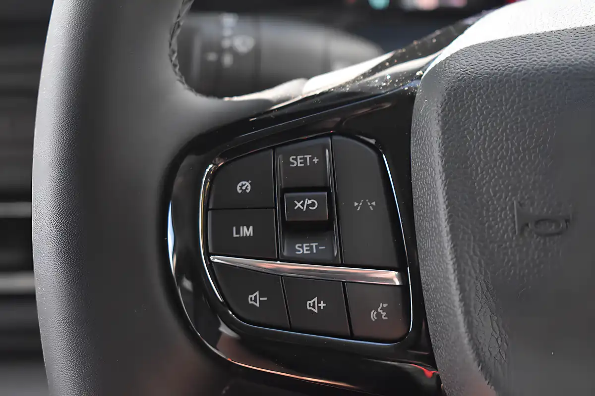 Used 2026 Ford Transit Custom Limited Digital Blue Aqua - Interior and Exterior details 16