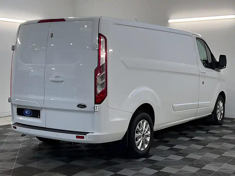 Used 2026 Ford Transit Custom Limited Frozen White - Interior and Exterior details 3