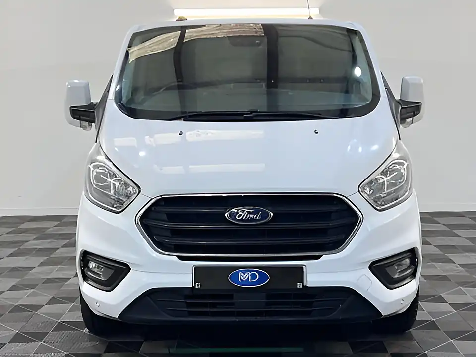 Used 2026 Ford Transit Custom Limited Frozen White - Interior and Exterior details 9