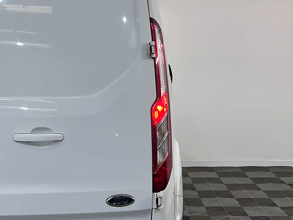 Used 2026 Ford Transit Custom Limited Frozen White (solid Colour) - Interior and Exterior details 18