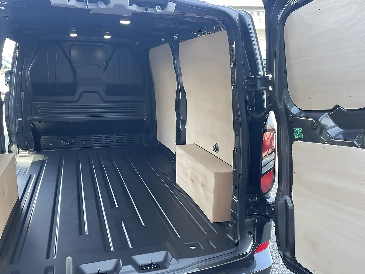 Used 2026 Ford Transit Custom Limited L2H1 P/V Grey - Interior and Exterior details 13