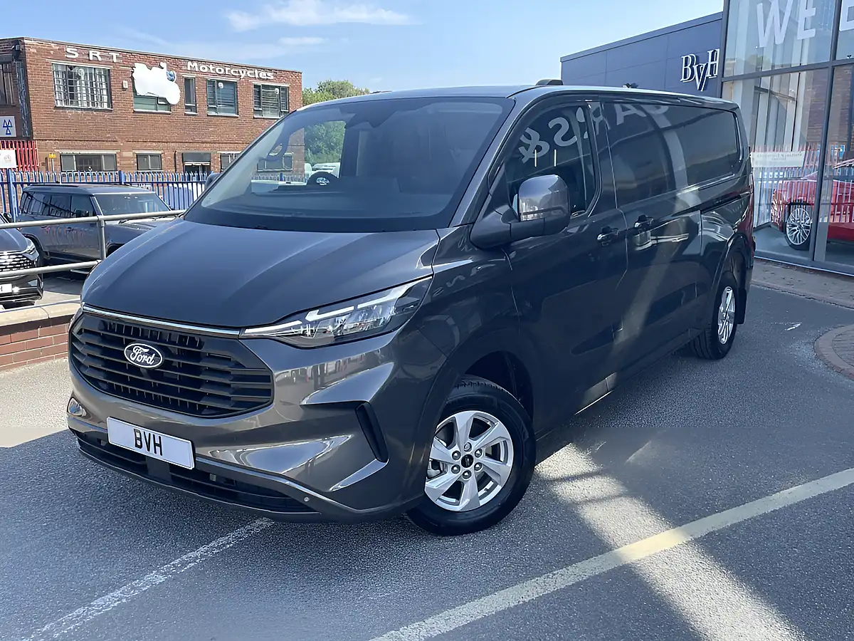 Used 2026 Ford Transit Custom Limited L2H1 P/V Grey - Interior and Exterior details 17