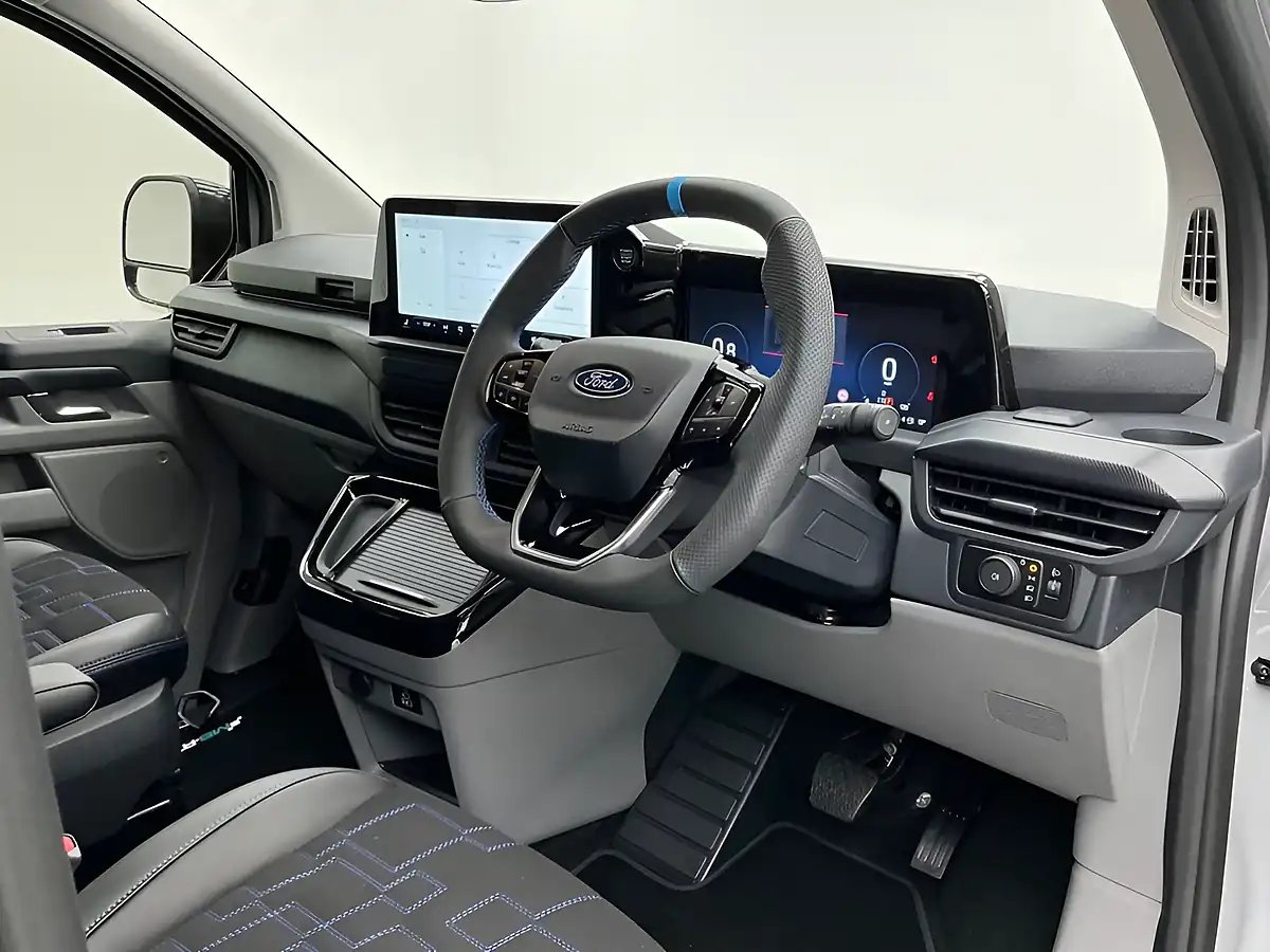 Used 2026 Ford Transit Custom Ms-Rt Crew Van Double Cab Grey - Interior and Exterior details 11