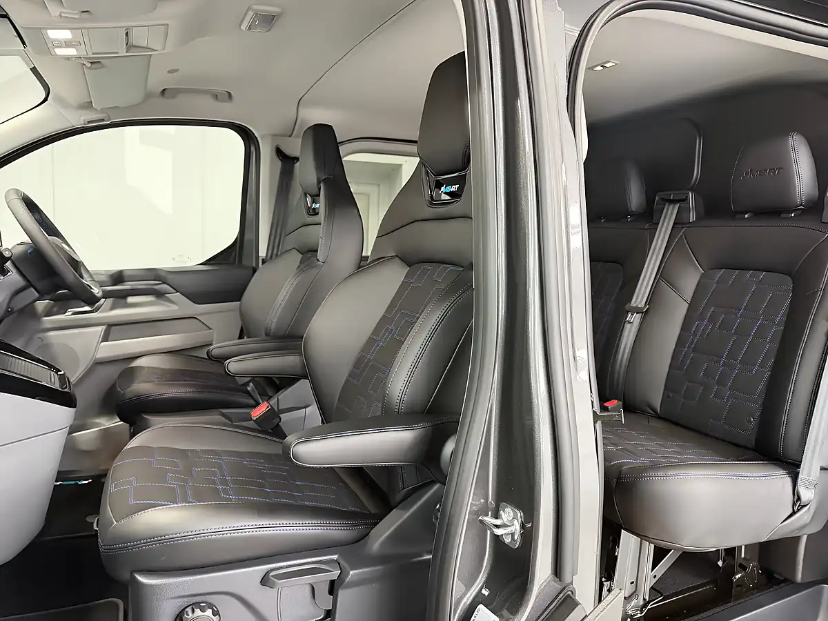 Used 2026 Ford Transit Custom Ms-Rt Crew Van Double Cab Magnetic Grey Metallic - Interior and Exterior details 16