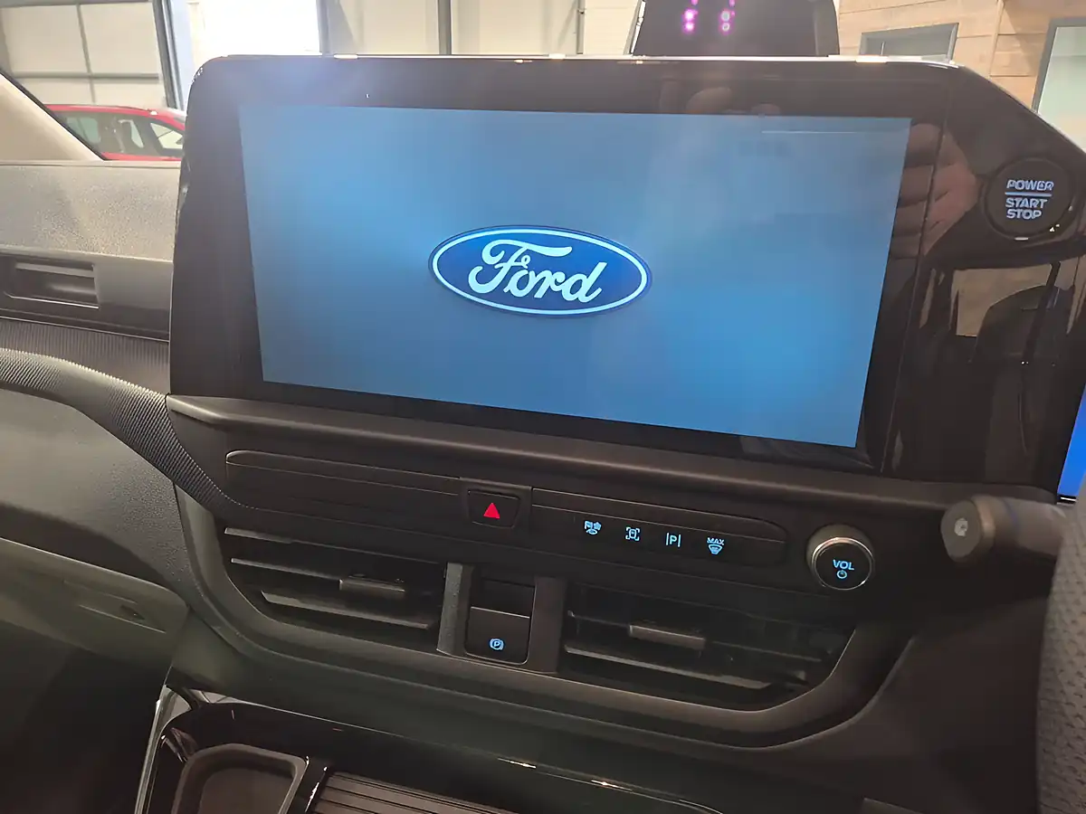 Used 2026 Ford Transit Custom Ms-Rt Ms-Rt Crew Van Double Cab Red - Interior and Exterior details 18