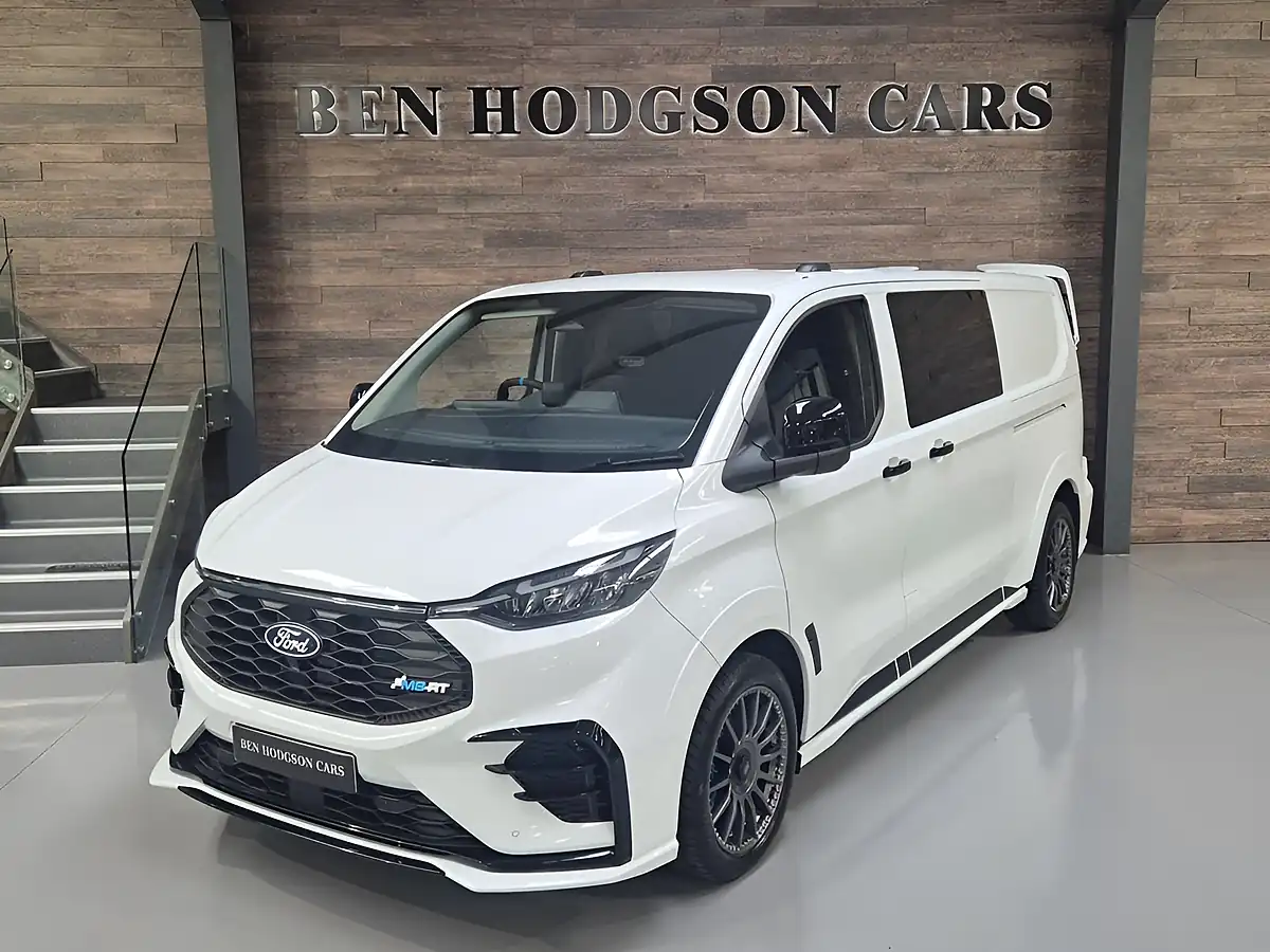 Used 2026 Ford Transit Custom Msrt Frozen White - Front View