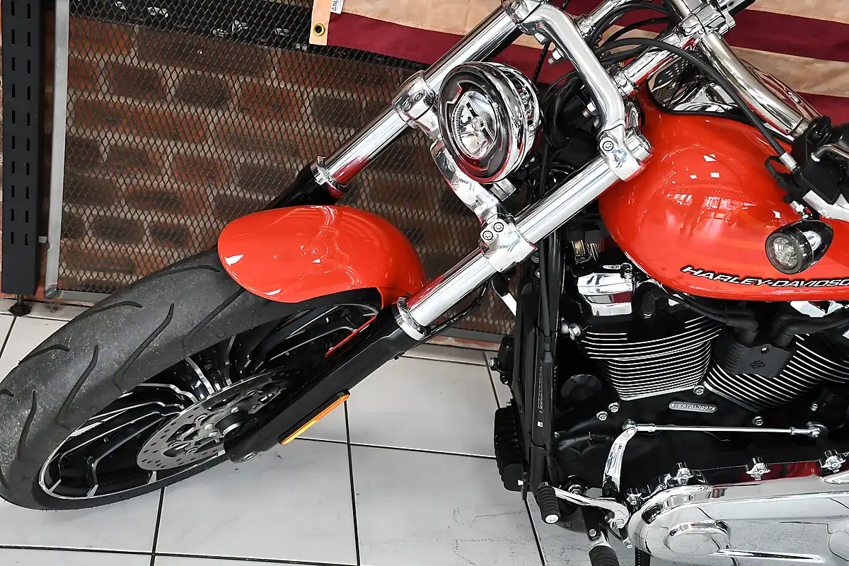 Used 2026 Harley-Davidson Breakout 117 S Blood Orange - Interior and Exterior details 12