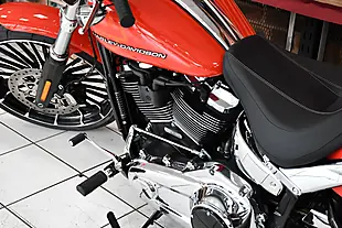 Used 2026 Harley-Davidson Breakout 117 S Blood Orange - Interior and Exterior details 14