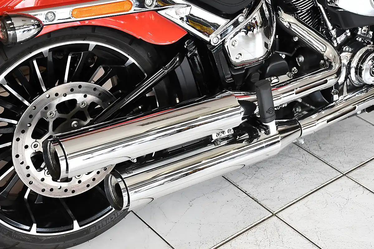 Used 2026 Harley-Davidson Breakout 117 S Blood Orange - Interior and Exterior details 15