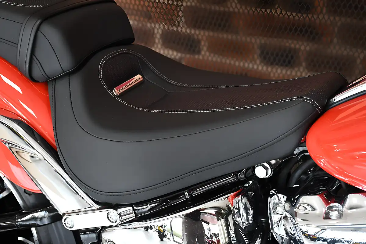 Used 2026 Harley-Davidson Breakout 117 S Blood Orange - Interior and Exterior details 16