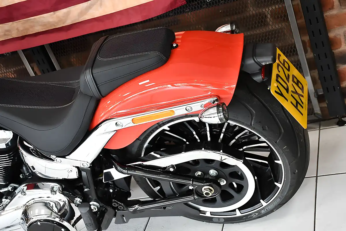 Used 2026 Harley-Davidson Breakout 117 S Blood Orange - Interior and Exterior details 19