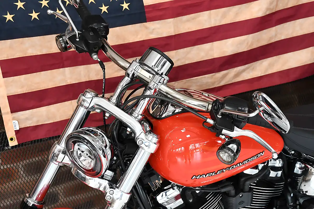 Used 2026 Harley-Davidson Breakout 117 S Blood Orange - Interior and Exterior details 8