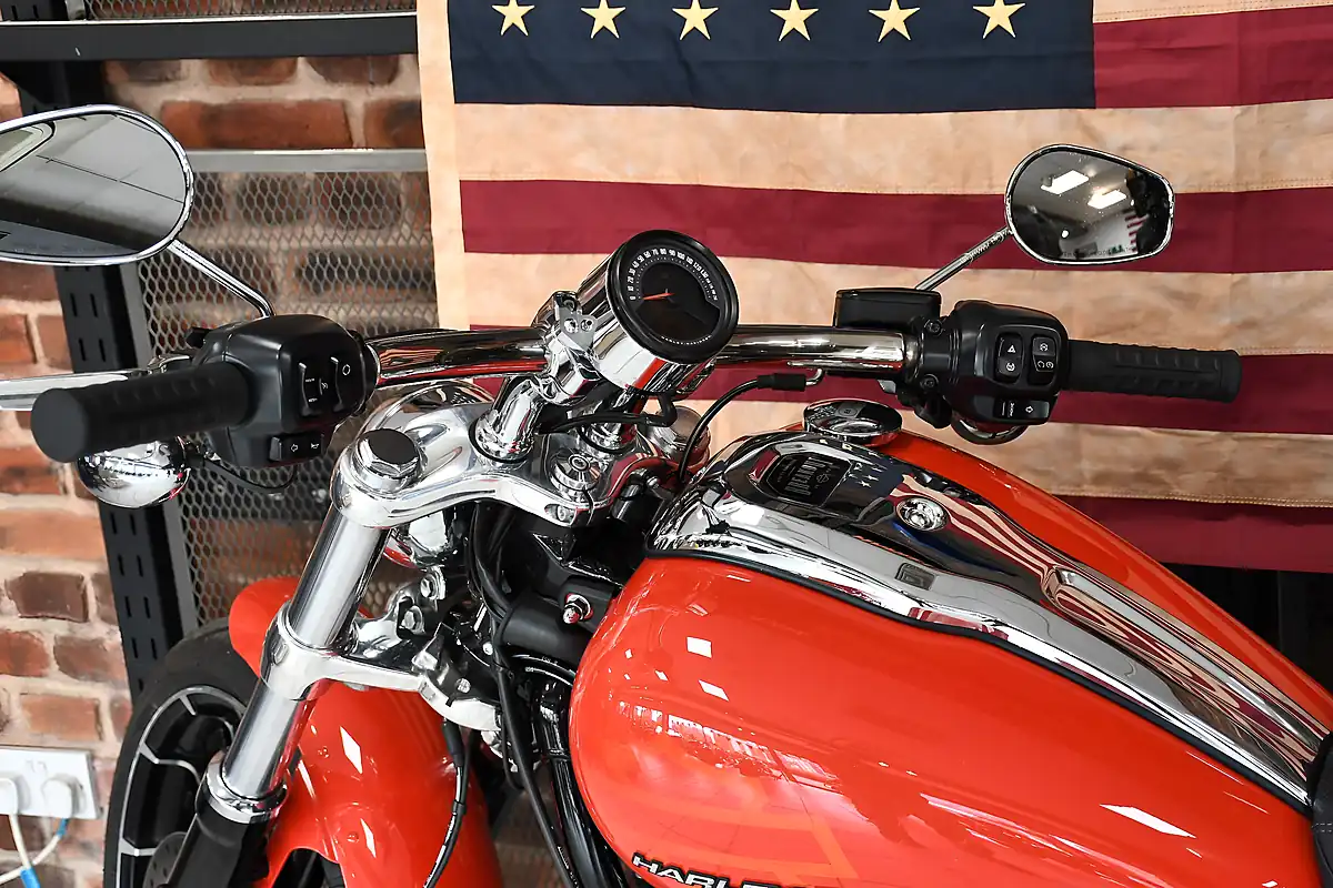 Used 2026 Harley-Davidson Breakout 117 S Blood Orange - Interior and Exterior details 9