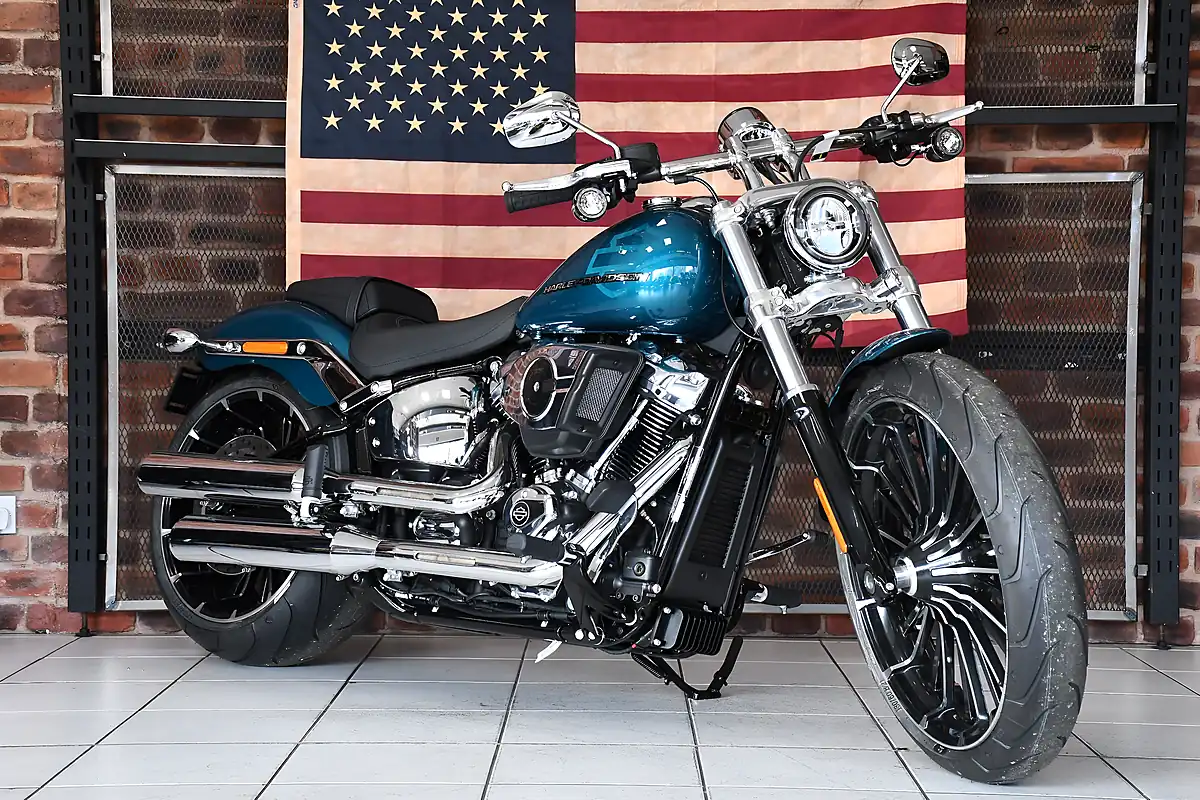 Used 2026 Harley-Davidson Breakout 117 Teal Blue - Front View
