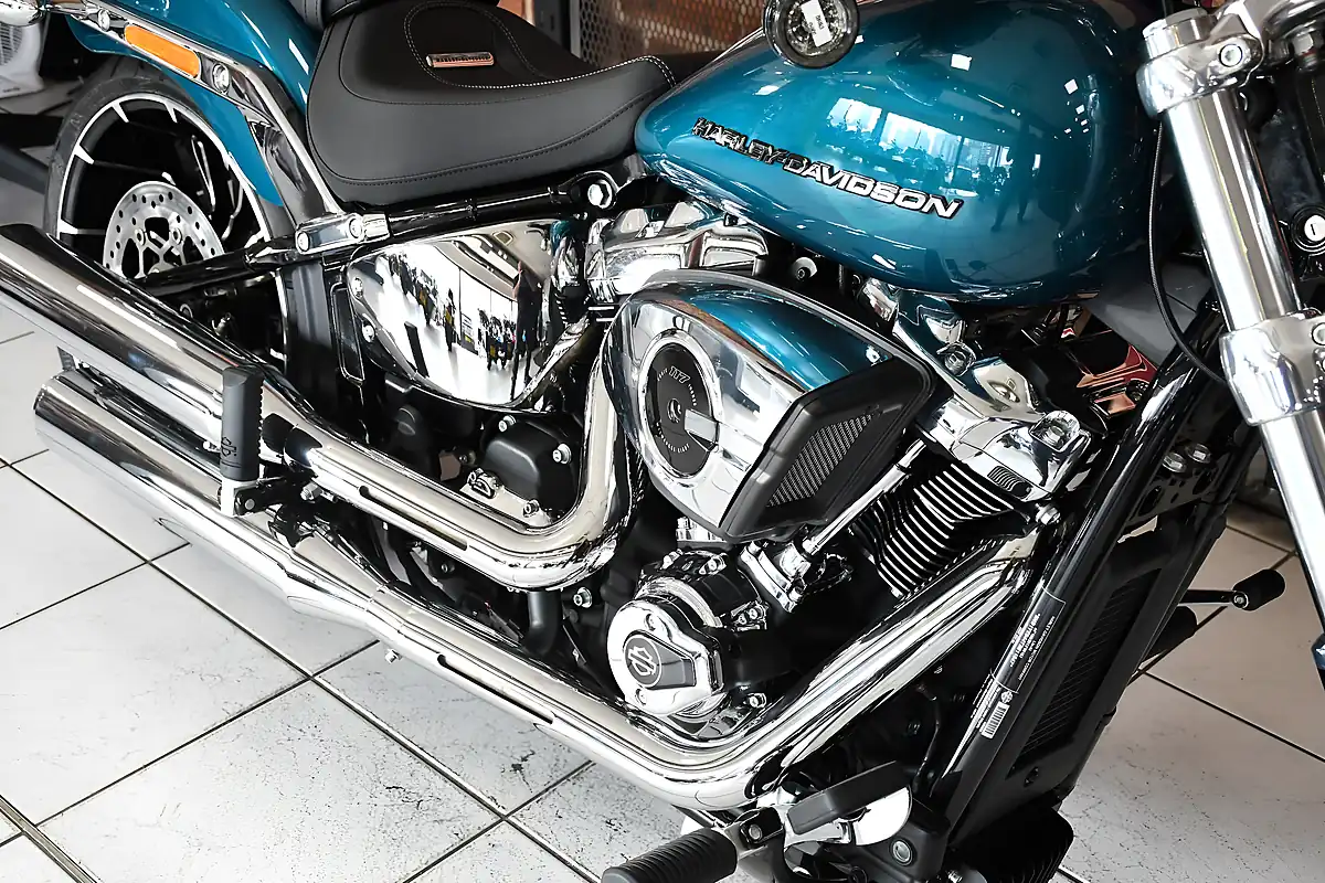 Used 2026 Harley-Davidson Breakout 117 Teal Blue - Interior and Exterior details 3
