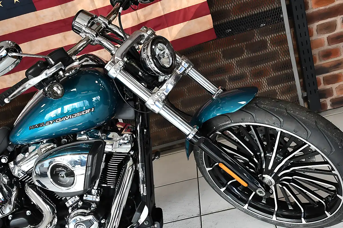 Used 2026 Harley-Davidson Breakout 117 Teal Blue - Interior and Exterior details 5