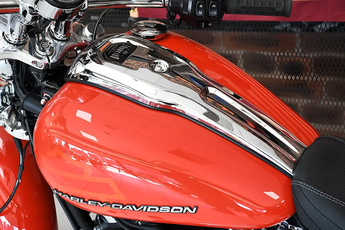 Used 2026 Harley-Davidson Breakout Blood Orange - Interior and Exterior details 13