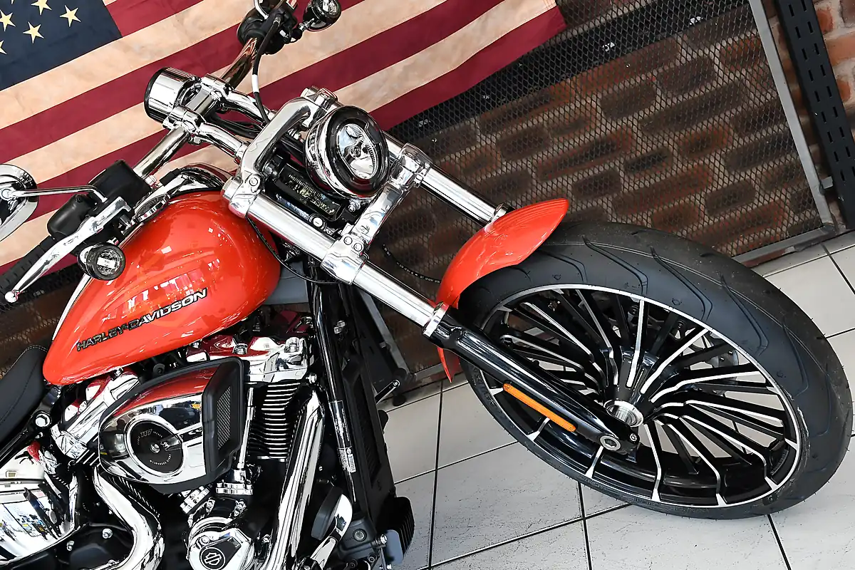 Used 2026 Harley-Davidson Breakout Blood Orange - Interior and Exterior details 4