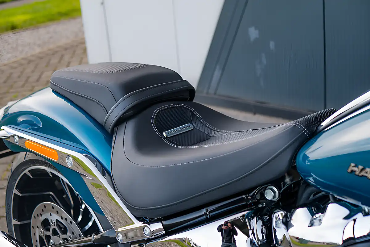 Used 2026 Harley-Davidson Breakout Teal Thunder Teal Thunder - Interior and Exterior details 17