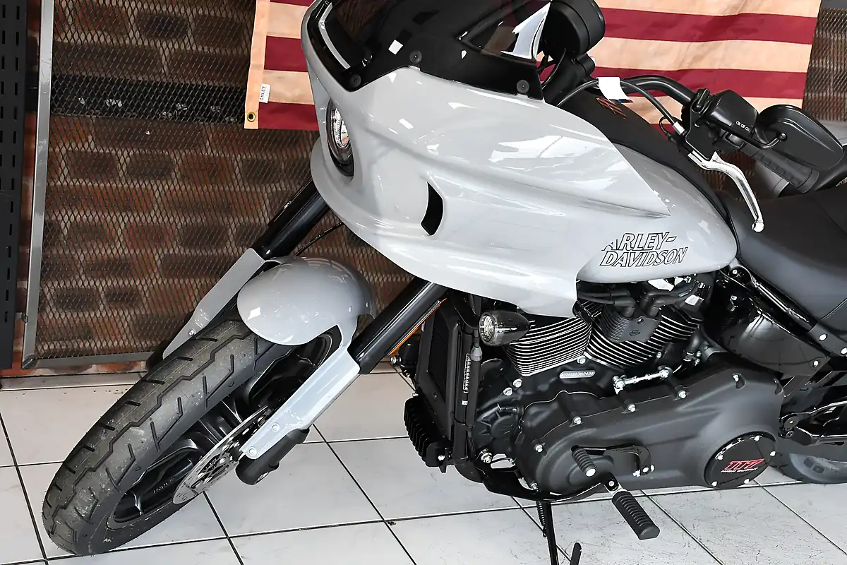 Used 2026 Harley-Davidson Low Rider ST Billiard Gray - Interior and Exterior details 15