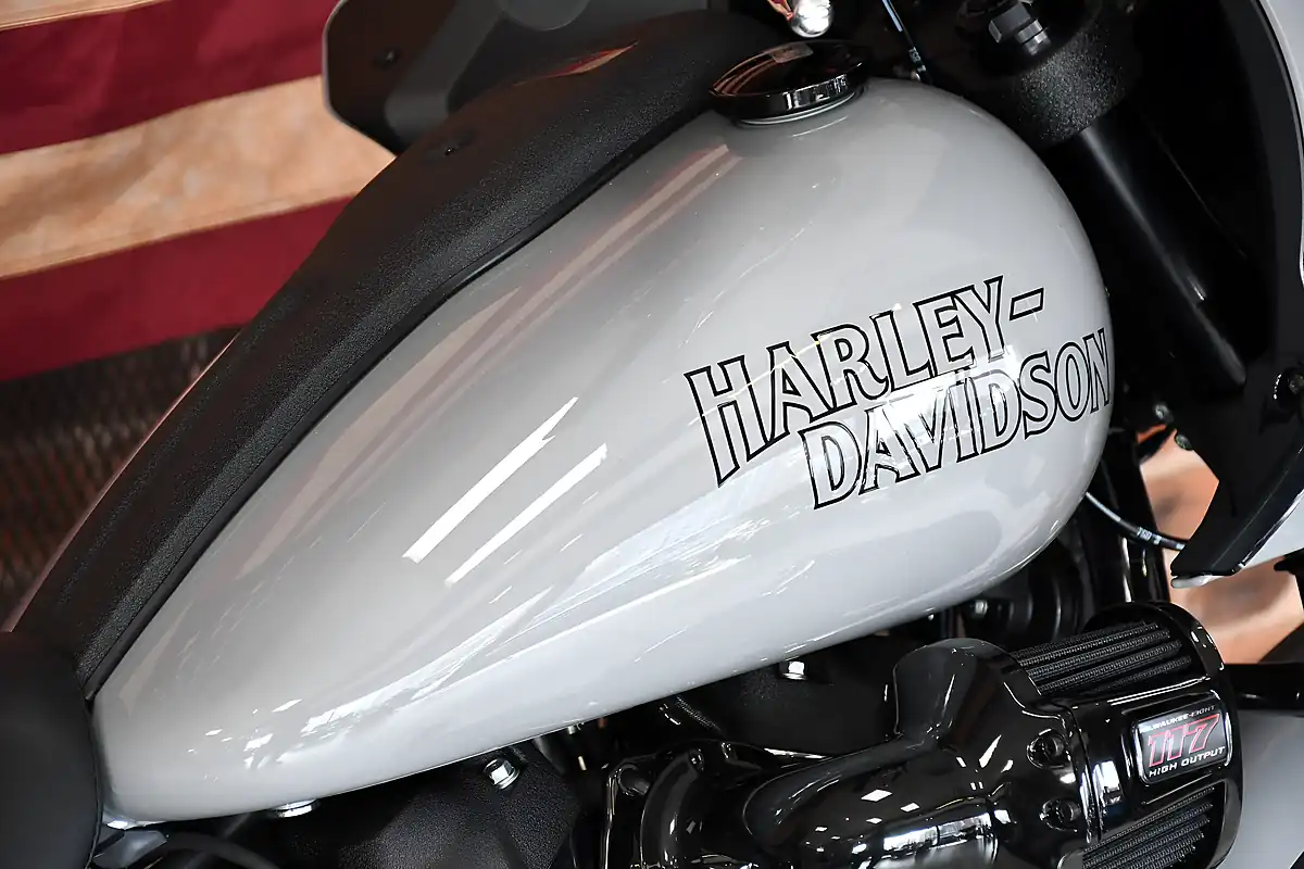 Used 2026 Harley-Davidson Low Rider ST Billiard Gray - Interior and Exterior details 3