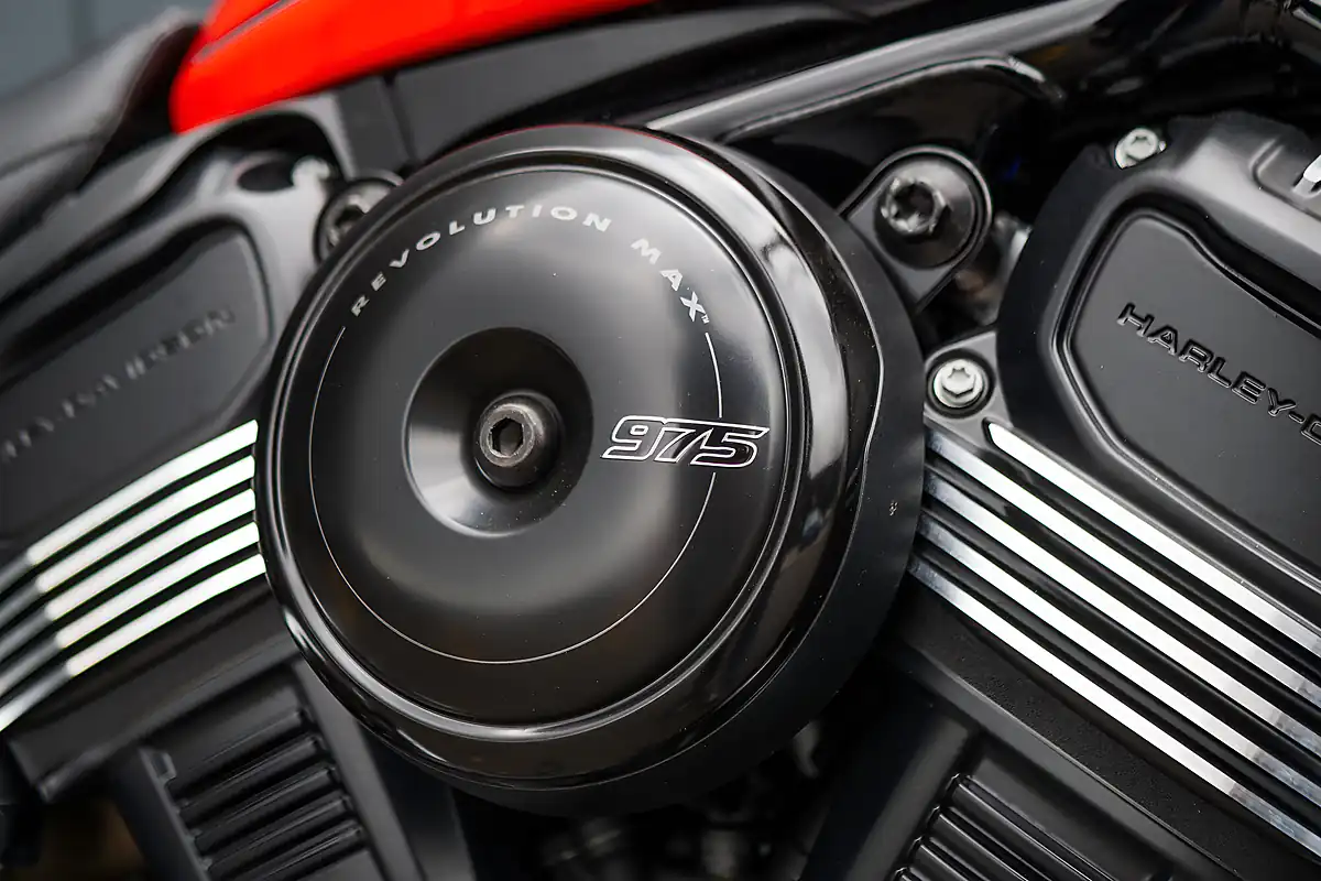 Used 2026 Harley-Davidson Nightster Blood Orange - Interior and Exterior details 11