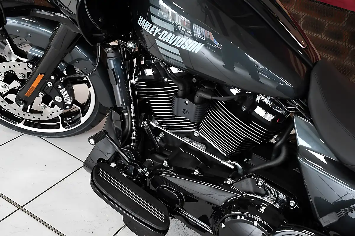 Used 2026 Harley-Davidson Road Glide 3 Fltrt Iron Horse Metallic - Interior and Exterior details 11