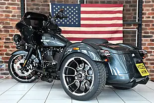 Used 2026 Harley-Davidson Road Glide 3 Fltrt Iron Horse Metallic - Interior and Exterior details 12
