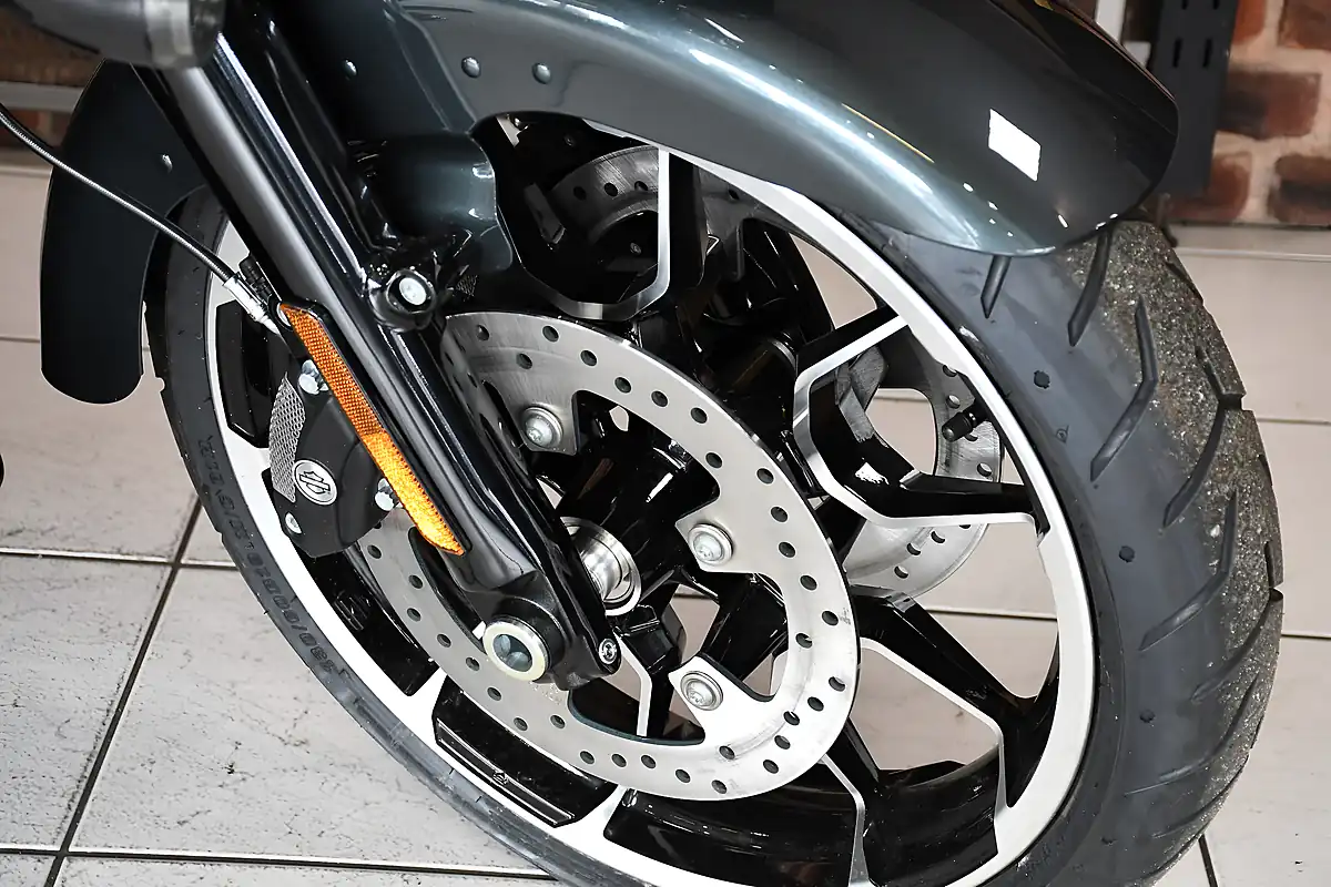 Used 2026 Harley-Davidson Road Glide 3 Fltrt Iron Horse Metallic - Interior and Exterior details 17