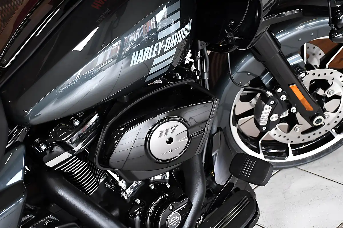 Used 2026 Harley-Davidson Road Glide 3 Fltrt Iron Horse Metallic - Interior and Exterior details 3