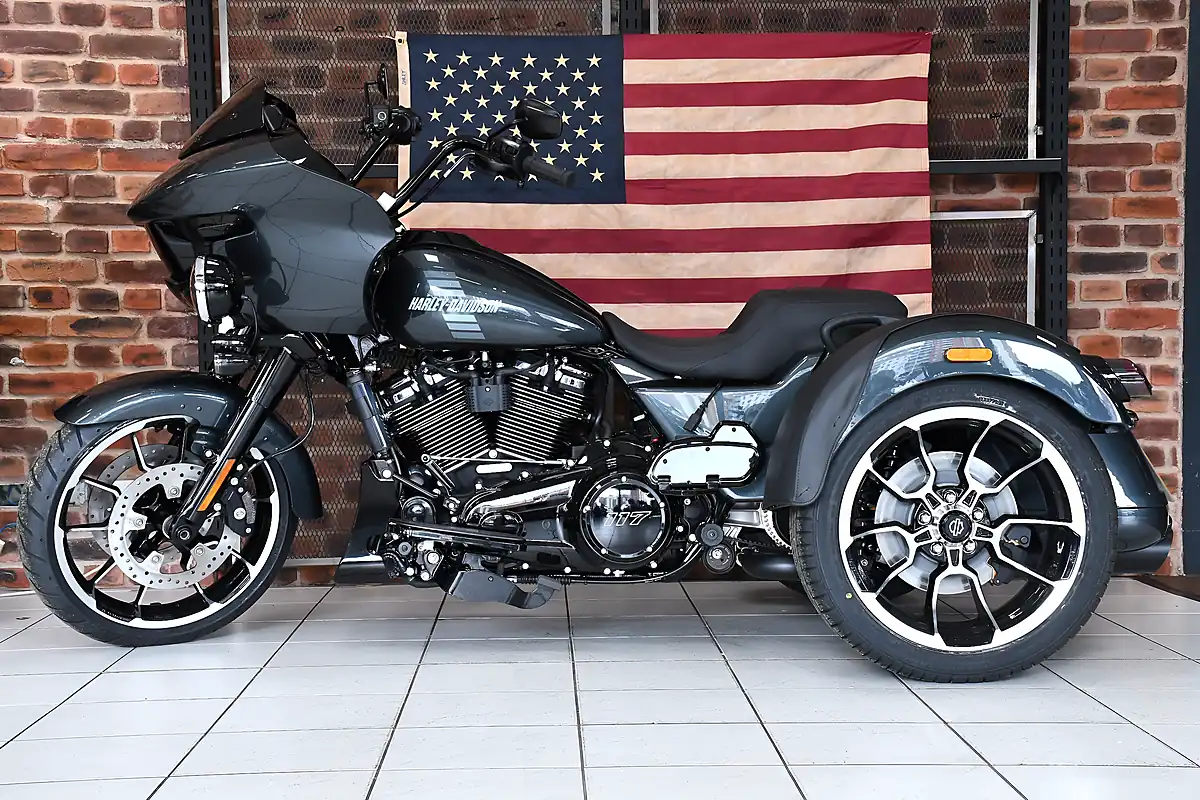 Used 2026 Harley-Davidson Road Glide 3 Fltrt Iron Horse Metallic - Interior and Exterior details 7