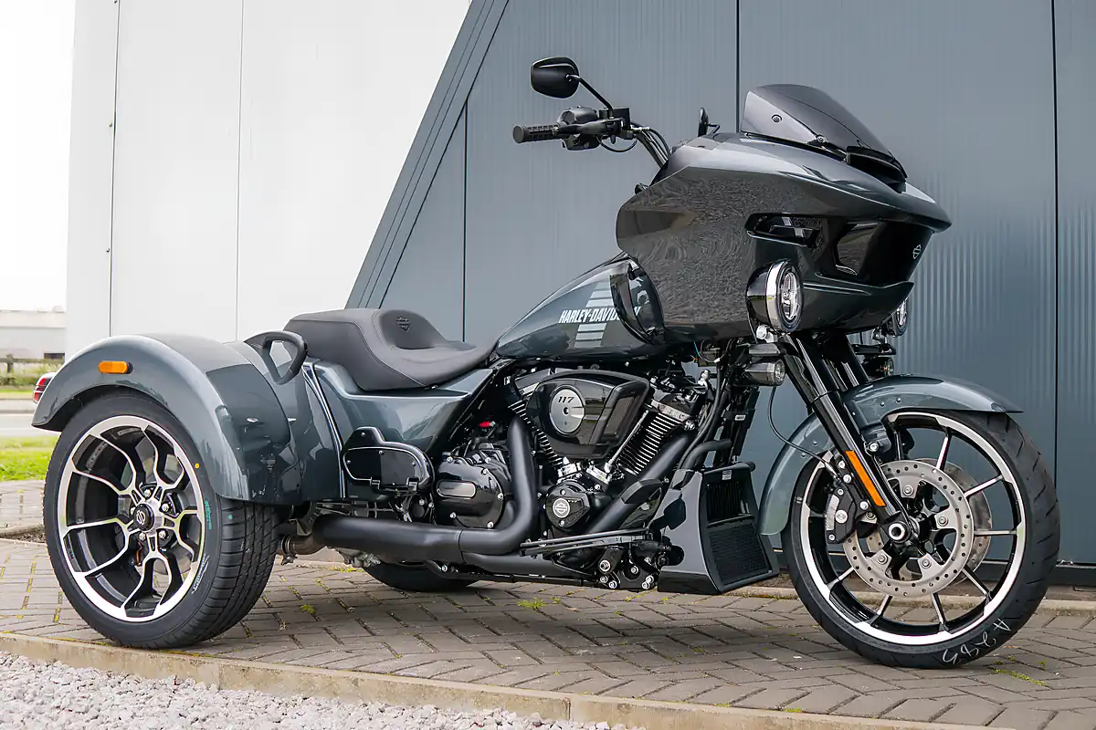Used 2026 Harley-Davidson Road Glide 3 Iron Horse Metallic - Front View